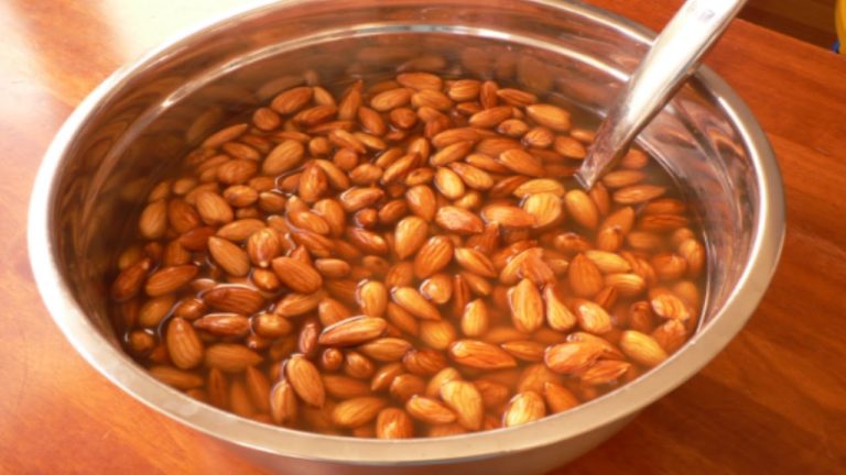 Soaked Almonds for a healthy life